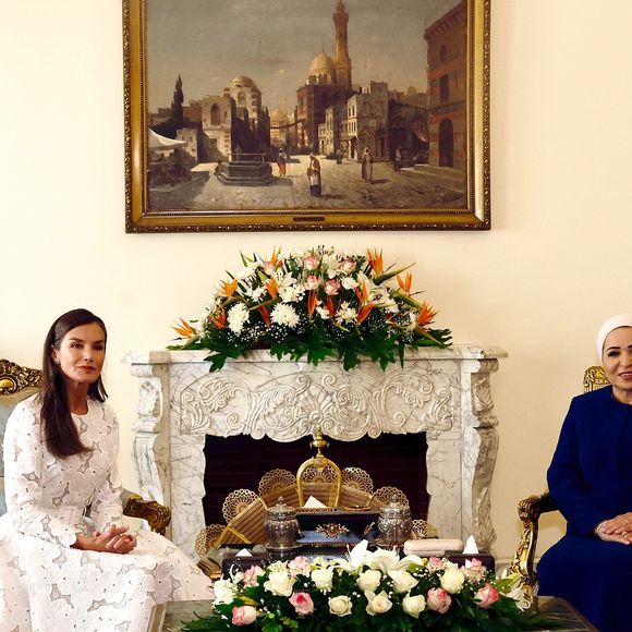 Une tenue très élégante et qui lui allait à ravir.

Le roi Felipe VI d'Espagne,la reine Letizia, le président Abdelfatah Al-Sisi et la première dame Entissar Amer Al-Sisi lors de la deuxième journée de la visite d'État de la famille royale espagnole en Égypte. © LALO YASKY / BESTIMAGE