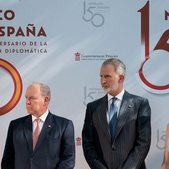La reine Letizia d'Espagne, le prince Albert II de Monaco, le roi Felipe VI et la princesse Charlène de Monaco lors du 150ème anniversaire de l'établissement des premières relations diplomatiques entre l'Espagne et Monaco au Jardin botanique royal à Madrid le 1er juin 2026. LALO YASKY / BESTIMAGE