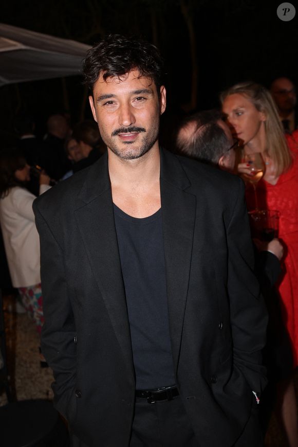 Jérémy Frérot participe au cocktail Lenôtre par Adriana Karembeu, organisé au Pré Catelan à Paris, le 29 avril 2025. Adriana Karembeu et Lenôtre s'associent pour créer le dessert Nina. Cette création est le fruit de la complicité d'Adriana et d'Etienne Leroy, chef pâtissier Lenôtre et champion du monde de pâtisserie. Cette création soutient La Croix Rouge Française. Photo : Jérôme Domine/ABACAPRESS.COM.