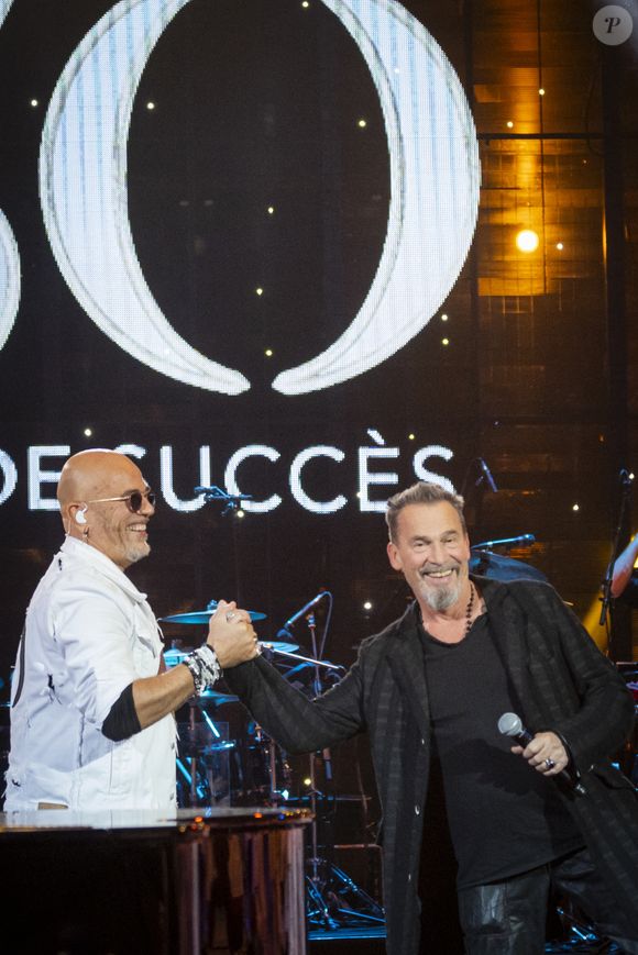 Exclusif - Florent Pagny et Pascal Obispo lors de l'enregistrement de l'émission "L'anniversaire secret" à Paris. Le 7 novembre 2023
© Cyril Moreau / Bestimage