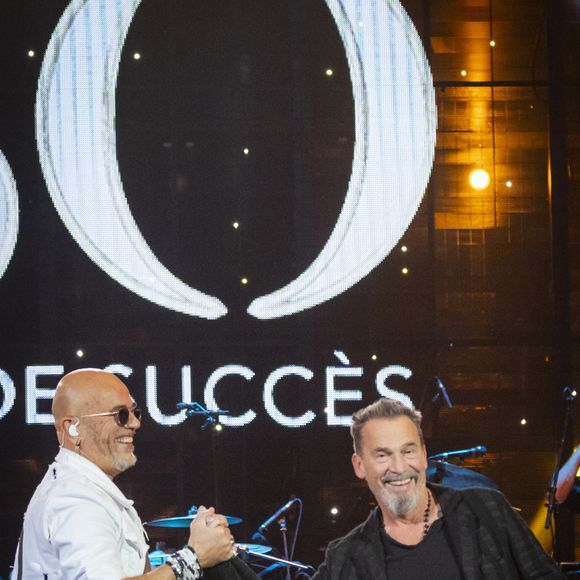 Exclusif - Florent Pagny et Pascal Obispo lors de l'enregistrement de l'émission "L'anniversaire secret" à Paris. Le 7 novembre 2023
© Cyril Moreau / Bestimage