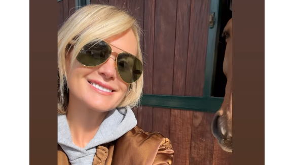 Laeticia Hallyday a profité d'un moment au haras de son compagnon Serge Varsano.
Capture d'écran Instagram