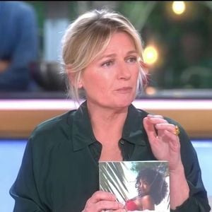 Anne-Elisabeth Lemoine dans "C à vous" sur France 5 ce 14 avril 2026

Capture d'écran France 5