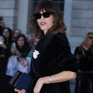 Lou Doillon arrive au défilé Tom Ford Collection Femme Prêt-à-Porter Printemps/Eté 2026 lors de la Fashion Week de Paris (PFW) a Paris, France, le 1 Octobre 2025.

© Denis Guignebourg/Bestimage