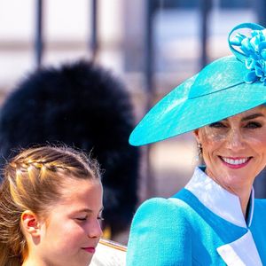 La princesse Charlotte de Galles, Catherine (Kate) Middleton, princesse de Galles, - Les membres de la famille royale britannique arrivent à Buckingham Palace pour la cérémonie Trooping the Colour à Londres, le 14 juin 2025. Affecté par le crash du Boeing 787 Dreamliner à Ahmedabad du 12 juin, le souverain et les officiels porteront un brassard noir en hommage aux plus de 270 victimes. Bon nombre d'elles étaient des ressortissants britanniques.
© Backgrid / Bestimage