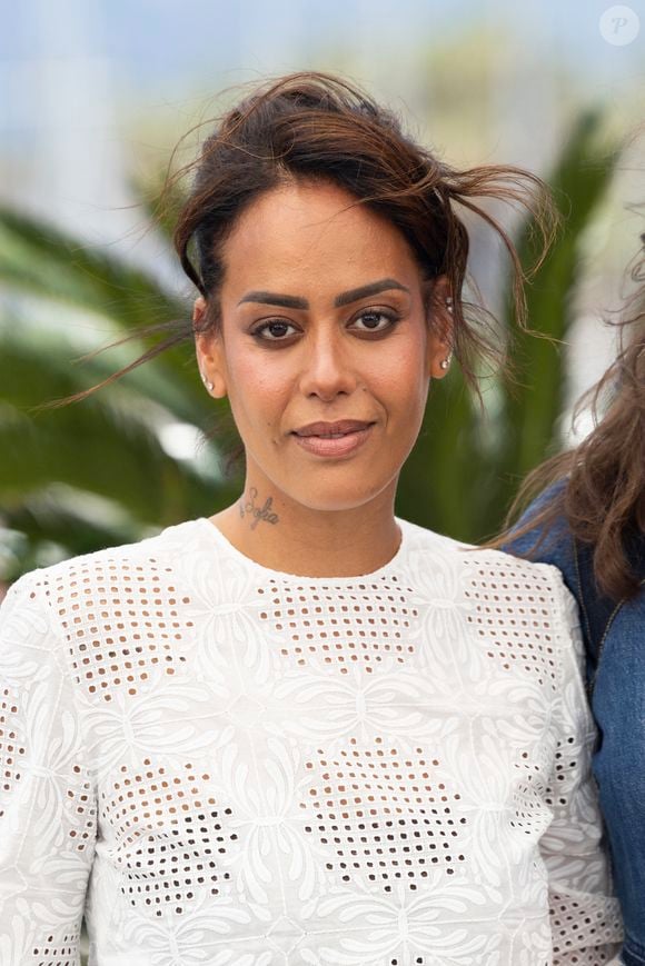 Amel Bent au photocall du film "Ma Frère" lors du 78ème Festival International du Film de Cannes, au Palais des Festivals à Cannes, France, le 22 mai 2025. © Jacovides-Moreau/Bestimage