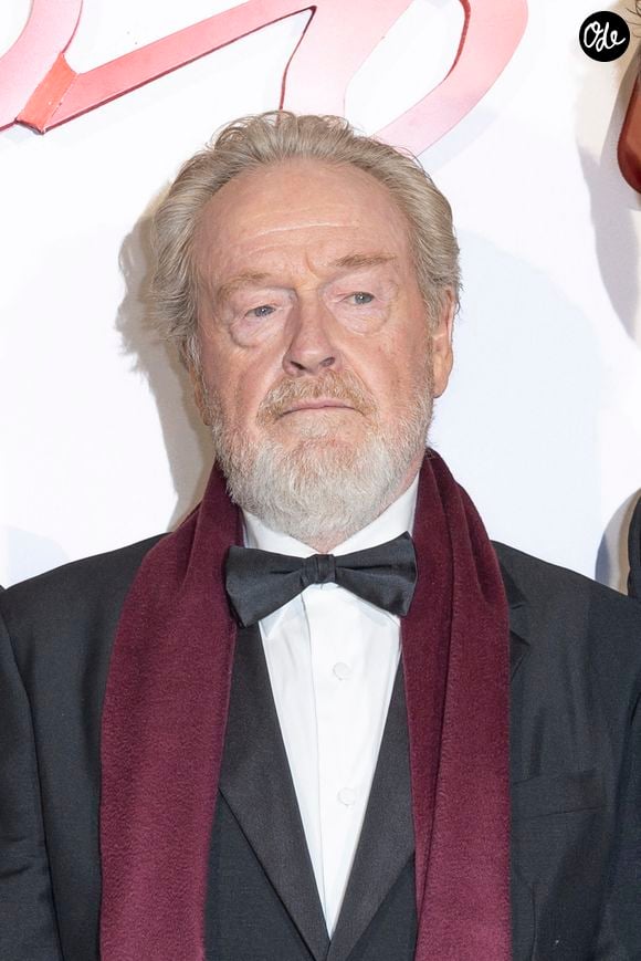 Ce havre de paix se situe à proximité immédiate d'un lieu de tournage emblématique de sa carrière. C'est là toute sa vision du repos !

Ridley Scott - Avant-première mondiale du film "Napoléon" à la Salle Pleyel à Paris le 14 novembre 2023. 

© Olivier Borde / Bestimage