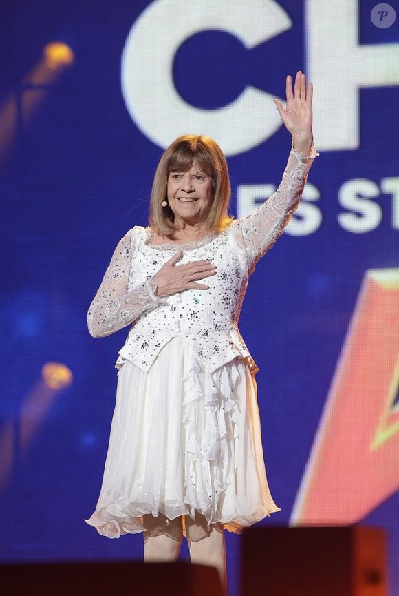 Exclusif - Chantal Goya lors du concert du gala de Noël de l'association Tout le monde contre le cancer fête ses 20 ans diffusé le 24 décembre sur M6 à l'Adidas Aren Porte de la Chapelle à Paris, France, le 4 décembre 2025. © Coadic Guirec/Bestimage