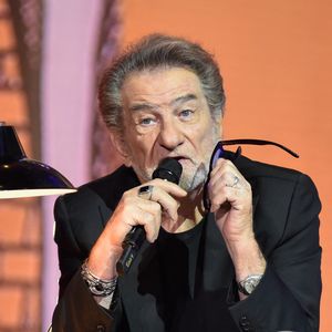 Eddy Mitchell lors de la 31e édition du Téléthon, le plus grand événement annuel de collecte de fonds en France avec 30 heures de transmission télévisée en direct au Pavillon Baltard, à Nogent-Sur-Marne, en France. Photo by Vincent GRAMAIN / ABACAPRESS.COM