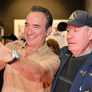 Exclusif - Jean Dujardin au cinéma Jean Paul Belmondo à Nice, le 7 octobre 2025, où il a rendu hommage à son idole alors qu'il était avec le réalisateur Jan Kounen et l'actrice Marie Josée Croze, pour présenter en avant première, le film "L'homme qui rétrécit". © Bruno Bebert / Bestimage