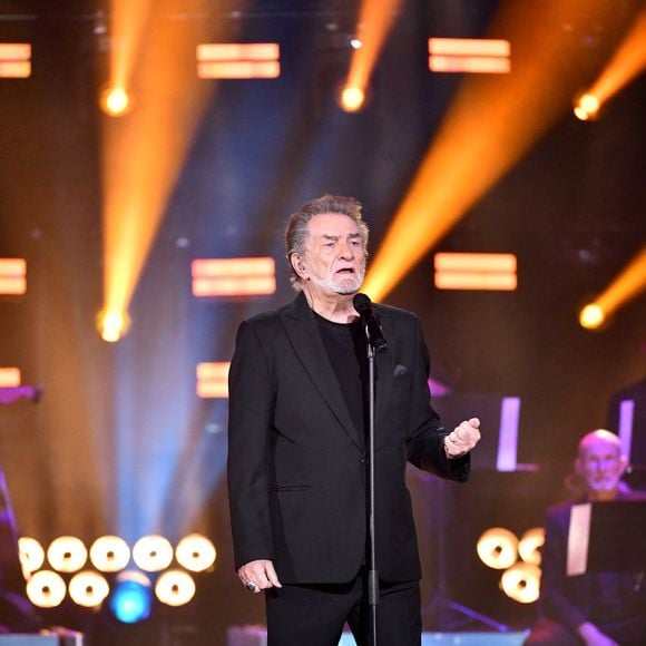 Exclusif - Eddy Mitchell - Enregistrement de l'émission "Un soir à Monaco avec Laurent Gerra" sur la scène de la salle des Etoiles du Monte-Carlo Sporting à Monaco, diffusée le 18 décembre 2021 à 21h05. Le 7 décembre 2021. 
© Bruno Bebert / Bestimage