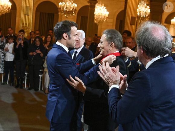 Parmi les invités figuraient sa nièce Marie Drucker, sa fille Stéfanie Jarre, Jean-Michel Jarre et Brigitte Macron.

Exclusif - M.Drucker reçoit la médaille de Commandeur de la Légion d’honneur par le président de la République Française Emmanuel Macron au palais de l'Elysée à Paris, le 13 février 2025.
© Guillaume Gaffiot / Bestimage