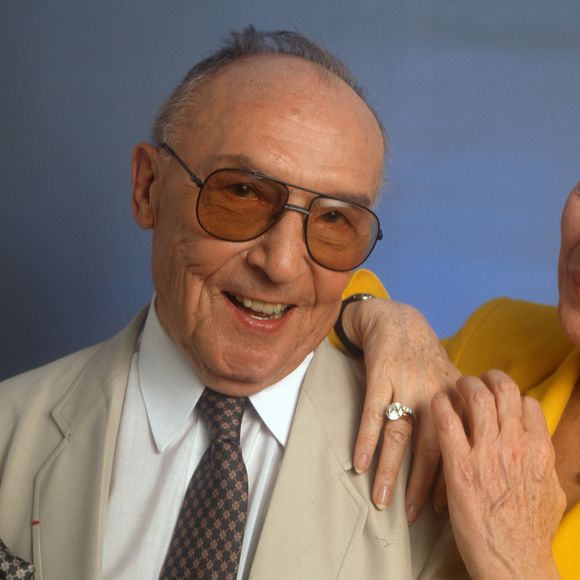 Le couple a transformé ce terrain sauvage à la force des bras, utilisant même des explosifs pour le modeler.

Archives - Line Renaud, Loulou Gaste
JLPPA / Bestimage