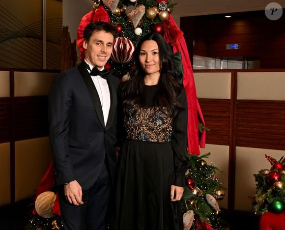Marie Ducruet affirme que la famille de Louis lui a conseillé de rester elle-même. “On s’en fout de ce que les gens peuvent penser. Ils sont très “nature peinture””, a-t-elle confié.

Exclusif - Louis et Marie Ducruet - Jermaine Jackson, frère de Michael Jackson et l'un des membres historiques du groupe légendaire The Jackson 5, était au Yacht Club de Monaco, avec sa nouvelle compagne Havana, à l'invitation de Luiz F. Costa Macambira, le fondateur du magazine The Monegasque pour la deuxième édition de son dîner de gala, intitulé Christmas Grand Gala, le 4 décembre 2025. © Bruno Bebert / Bestimage