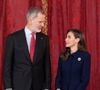 La reine Letizia d'Espagne pourrait bien avoir eu une idée lumineuse.
Le roi Felipe VI et la reine Letizia d’Espagne, lors du déjeuner organisé en l'honneur du président de la République arabe d'Égypte, Abdelfatah al-Sisi, au Palais royal de Madrid, Espagne
@LALO YASKY / BESTIMAGE