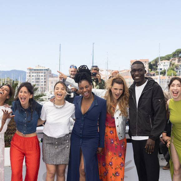 Yuming Hey, Amel Bent, Lise Akoka, Shirel Nataf, Fanta Kebe, Romane Gueret, Mouctar Diawara, Suzanne de Baecque et Zakaria-Tayeb Lazab au photocall du film "Ma Frère" lors du 78ème Festival International du Film de Cannes, au Palais des Festivals à Cannes, France, le 22 mai 2025. © Jacovides-Moreau/Bestimage