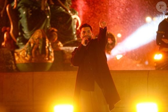 Exclusif - Kendji Girac - Tournage de l'émission "La grande soirée du 31 décembre de Paris" sur la place de la Concorde à Paris, diffusée le 31 décembre sur France 2
©Christophe Clovis / Bestimage