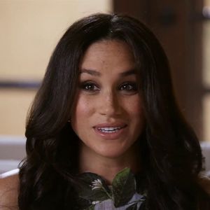 Le prince Harry et Meghan Markle (Robe Oscar de la Renta), duc et duchesse de Sussex, font leur première apparition en podcast sur Spotify depuis l'annonce de la deuxième grossesse de Meghan le 22 février 2021.
Crédit : Backgrid UK/ Bestimage