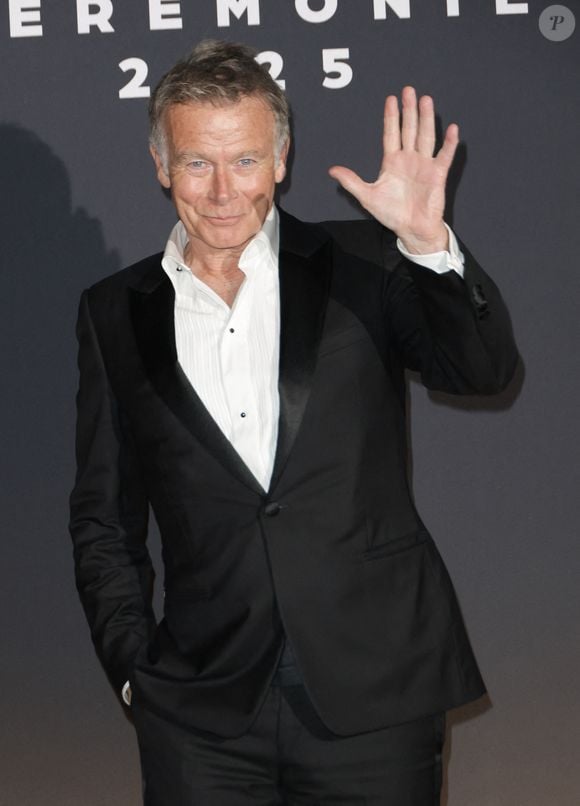 Franck Dubosc au photocall du dîner de la 50ème édition de la cérémonie des César au Fouquet's à Paris, France, le 28 février 2025. © Coadic Guirec/Bestimage