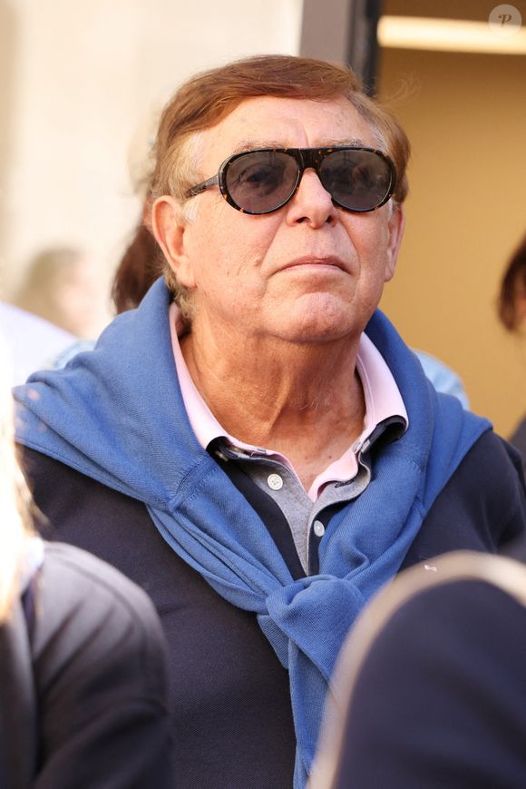 Jean-Pierre Foucault participe au FESTIFF (Festival du CINEMA FeelGood) à L'Isle sur la Sorgue, France, le 12 octobre 2025. Photo par Jerome Domine/ABACAPRESS.COM