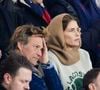 Le couple a élu domicile dans un appartement parisien dont ils ont dévoilé plusieurs photographies sur Instagram. 

Laurent Delahousse et sa compagne Alice Taglioni - Célébrités assistent au 1/8e de finale aller de la Ligue des champions 2024-25 entre le PSG contre Liverpool (0-1) au Parc des Princes à Paris le 5 mars 2025. © Cyril Moreau/Bestimage