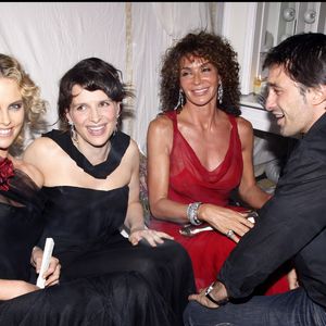 "Je n'ai jamais rencontré un homme avec qui me sentir vraiment en couple au point de l'épouser. J'ai aimé, mais je n'ai jamais rencontré cet homme-là", a-t-elle confié.

Archives : Olivier Martinez et Juliette Binoche