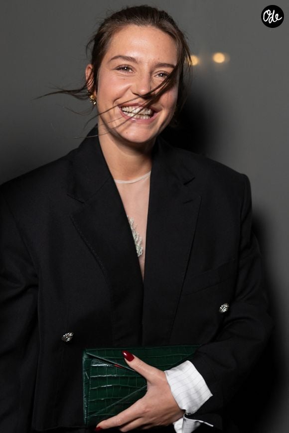 Elle confie notamment qu'Ismaël possède une énergie débordante qui demande une grande présence et beaucoup d'attention. Mais ce n'est pas tout...

Adèle Exarchopoulos - Arrivées à la soirée César Révélations 2026 à l'Elysée Montmartre à Paris le 19 janvier 2026. 

© Julien Sarkissian / Bestimage