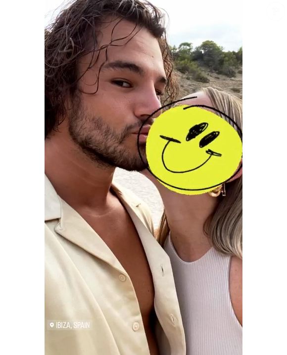 Elle est également touchée par une émétophobie, une peur intense de vomir.

Anthony Colette très amoureux de sa mystérieuse compagne. @ Instagram / Anthony Colette