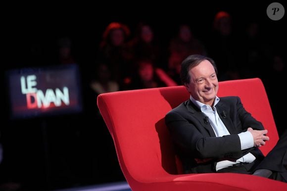 Souvent perçu comme un grand patron, il rappelle pourtant que le groupe fonctionne comme une association d’entreprises indépendantes détenues par des adhérents. 

Exclusif - Enregistrement de l'émission "Le Divan" présentée par Marc-Olivier Fogiel avec Michel-Edouard Leclerc en invité, qui sera diffusée le 7 juin sur France 3. Le 25 mars 2016
© Dominique Jacovides / Bestimage