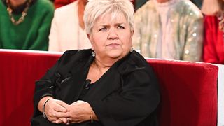 "Ce n’est pas facile d’accepter de devenir plus dépendante" : A 68 ans, Mimie Mathy voit son quotidien changer, elle se déplace moins bien