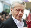 Mais, près d'un an après sa disparition, une cérémonie en hommage au monstre sacré du septième art se prépare, dans le plus grand des secrets.

Exclusif - Alain Delon - Arrivée des people à la montée des marches du film "A Hidden Life" lors du 72ème Festival International du Film de Cannes, le 19 mai 2019. Agence / Bestimage