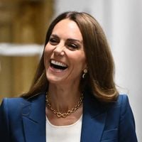 Kate Middleton réapparaît dans un lieu très en vue à Londres : son look clin d'oeil à son mariage avec William fait son effet