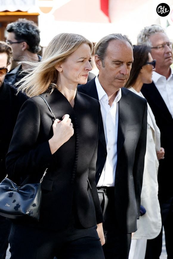 Delphine Arnault et son compagnon Xavier Niel - Arrivées aux obsèques de Nicolas Altmayer en l’Église de Saint-Germain-des-Prés à Paris le 31 aout 2026. © Dominique Jacovides-Cyril Moreau/Bestimage