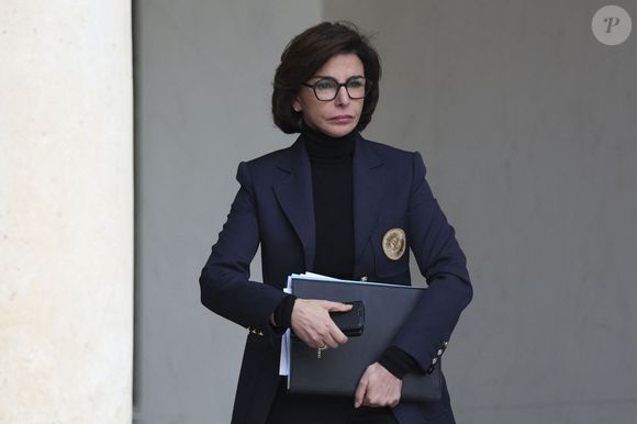 Elle est soupçonnée d’avoir perçu 299.000 euros de GDF Suez sans les déclarer au Parlement européen.

Rachida Dati - Sortie du Conseil des ministres au Palais de l Elysee à Paris, le 17 décembre 2025.
© PsnewZ / Bestimage