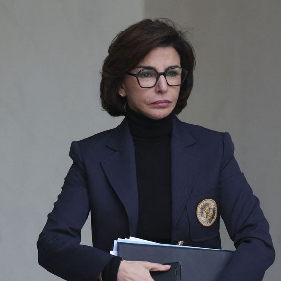 Elle est soupçonnée d’avoir perçu 299.000 euros de GDF Suez sans les déclarer au Parlement européen.

Rachida Dati - Sortie du Conseil des ministres au Palais de l Elysee à Paris, le 17 décembre 2025.
© PsnewZ / Bestimage