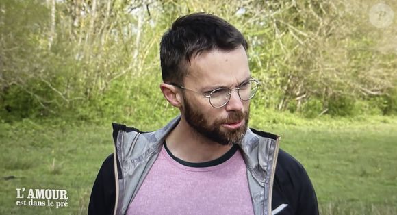 Au grand regret de David.

Jean-Baptiste fait son choix dans "L'amour est dans le pré"