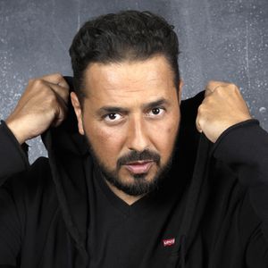 Après de nouveaux examens et un rendez-vous à venir avec un urologue, une opération devrait avoir lieu. 

Portrait de Moundir lors de l'enregistrement de l'émission "Chez Jordan de Luxe" à Paris le 6 septembre 2023.

© Cédric Perrin / Bestimage