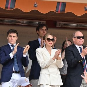 Louis Ducruet et sa femme Marie, La princesse Alexandra de Hanovre et son fiancé Ben-Sylvester Strautmann, La princesse Charlène de Monaco, le prince Albert II de Monaco, Mélanie-Antoinette de Massy (présidente de la fédération monégasque de tennis), Charlotte Casiraghi, Pauline Ducruet - La famille princière assiste à la finale du Rolex Monte-Carlo Masters au Monte-Carlo Country Club de Monaco le 12 avril 2026
© Bruno Bebert / Bestimage