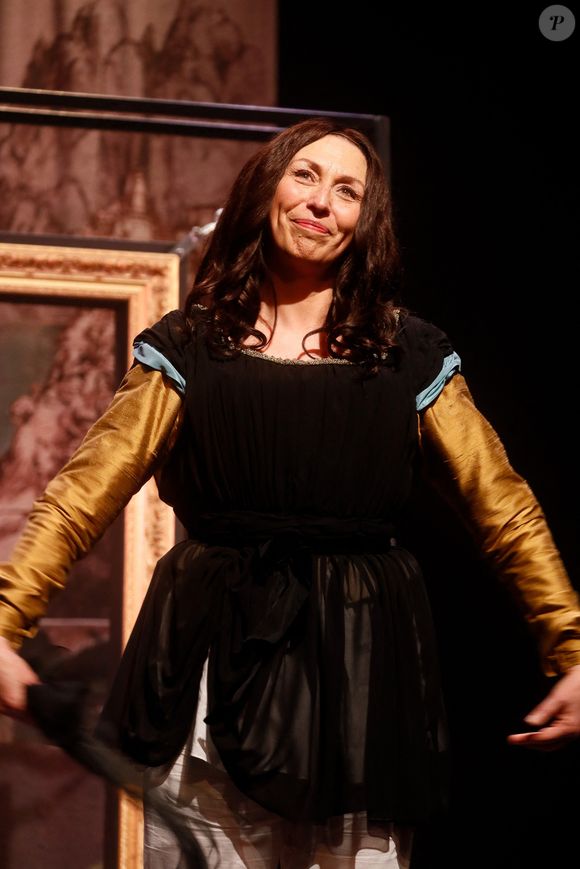 Il est allé voir ensuite sa pièce de théâtre, et c'est ainsi qu'une belle histoire est née.
Karina Marimon - Générale de la pièce "La Joconde parle enfin" écrite par L. Ruquier au théâtre de l'oeuvre à Paris, France, le 04 avril 2024. © Christophe Clovis / Bestimage