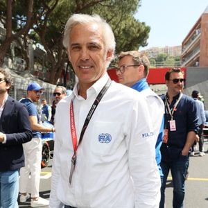 Paul Belmondo pose le long de la grille de départ lors de l'E-Prix Monaco, 7ème meeting du Championnat du Monde de Formule E ABB FIA 2022-23 à Monaco, le 6 mai 2023. Photo Marco Piovanotto/Abaca