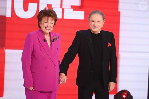 Exclusif - Roselyne Bachelot et Michel Drucker - Enregistrement de l'émission Vivement dimanche au studio Rive gauche, présentée par Michel Drucker le 16 décembre 2025. . Diffusion sur France 3 le 04/01/2026 . © Guillaume Gaffiot / Bestimage