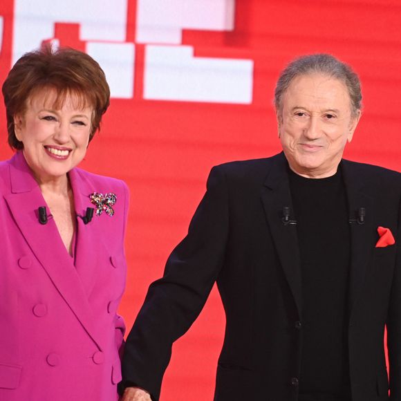 Exclusif - Roselyne Bachelot et Michel Drucker - Enregistrement de l'émission Vivement dimanche au studio Rive gauche, présentée par Michel Drucker le 16 décembre 2025. . Diffusion sur France 3 le 04/01/2026 . © Guillaume Gaffiot / Bestimage