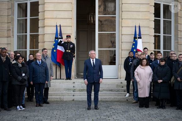 Le Premier ministre François Bayrou participe à Matignon à une minute de silence en hommage aux victimes du cyclone Chido à Mayotte le 23 décembre 2024.

© Eliot Blondet / Pool / Bestimage