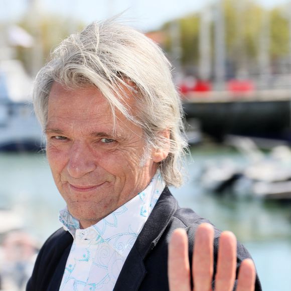 Yvan Le Bolloc'h au photocall de la série "Camera café" lors de la 24ème édition du Festival de la Fiction TV de La Rochelle, France, le 17 septembre 2022. © Patrick bernard/Bestimage