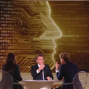 Il était alors présent ce dimanche 9 février sur le plateau de France 2 pour parler de ce sujet face à Laurent Delahousse et une journaliste indienne, prénommée Palki Sharma Upadhyay.