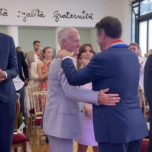 Didier Deschamps a eu la joie de voir se marier son fils unique Dylan à la belle Mathilde. 

Didier Deschamps au mariage de son fils Dylan, @Instagram