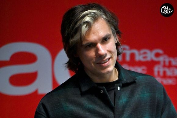 Le rappeur Orelsan a organisé une séance de dédicaces à la Fnac de Caen ce samedi 8 novembre 2025. Environ 300 chanceux ont eu l'occasion d'échanger quelques mots avec leur idole. par Franck Castel/ABACAPRESS.COM