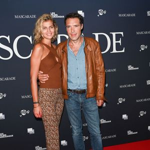 Nicolas Bedos et sa compagne Pauline Desmonts - Avant-première du film "Mascarade" au cinéma Pathé Wepler à Paris. Le 20 octobre 2022
© Coadic Guirec / Bestimage