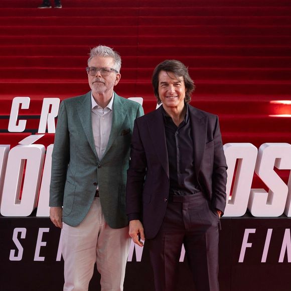 21 mai 2025, Mexico, Mexique : TOM CRUISE et le réalisateur CHRISTOPHER MCQUARRIE ont assisté à la première de ''Mission Impossible : Dead Reckoning" à l'Auditorium national, où ils ont signé des autographes et foulé le tapis rouge. © Cristian Leyva/ZUMA Press Wire
