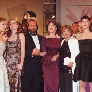 Isabelle Adjani, Jeanne Moreau, Luc Besson, Emmanuelle Béart et Sandrine Bonnaire lors du 50e Festival de Cannes, en 1997.

ANGELI-RINDOFF-GARCIA / BESTIMAGE